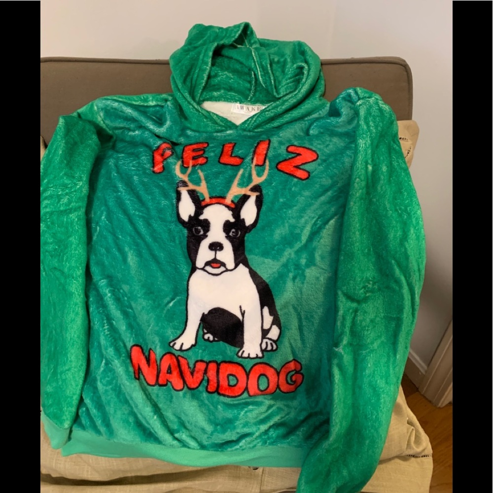 Velvety hooded pup holiday sleep top, small, EUC